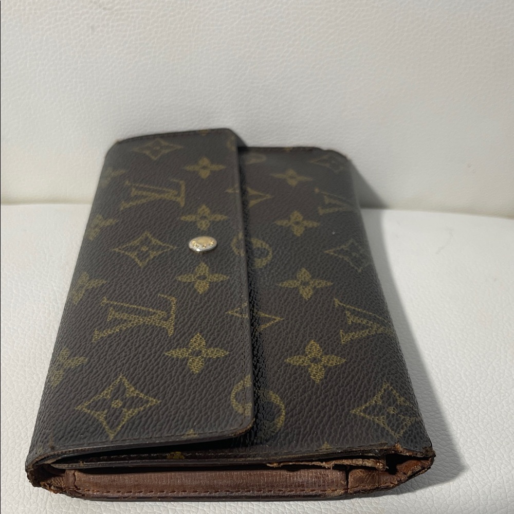 Authentic Louis Vuitton Monogram International Long Wallet - Picture 14 of 14